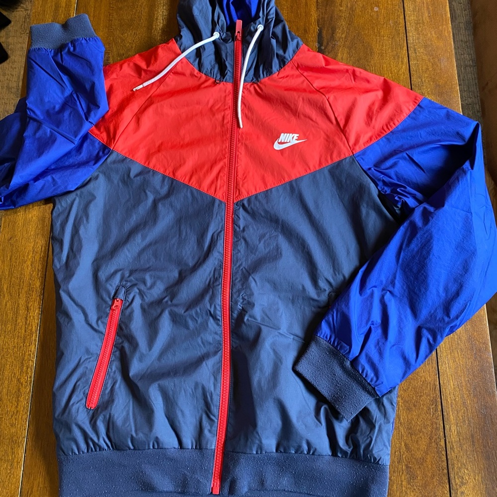 Mens size S Nike windbreaker